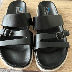 Aqua College Black Sandal